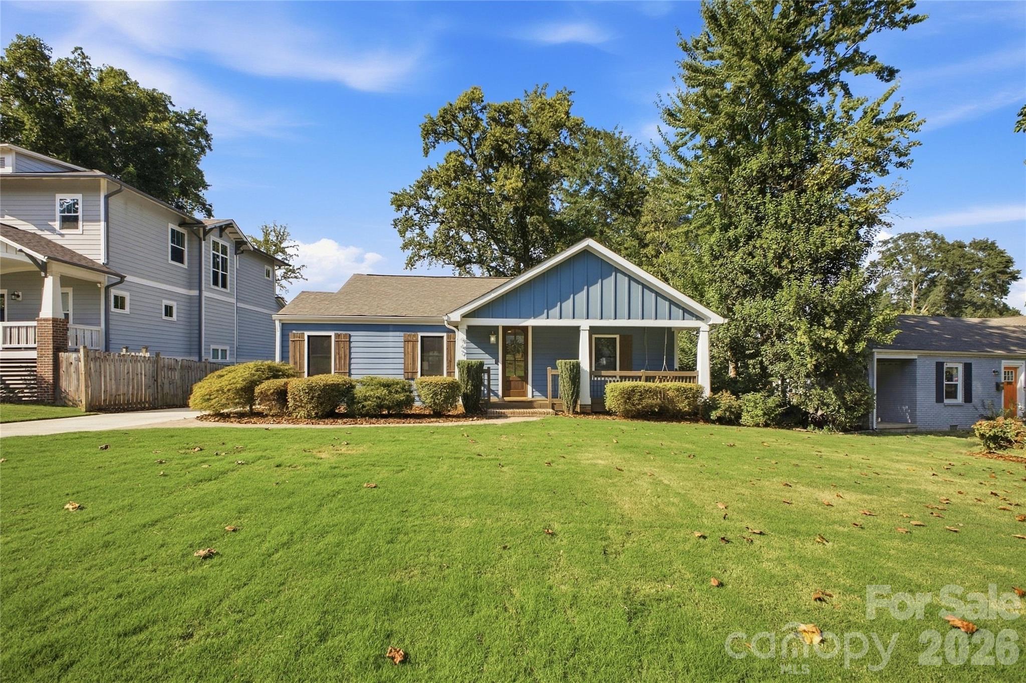 947 Everett Place