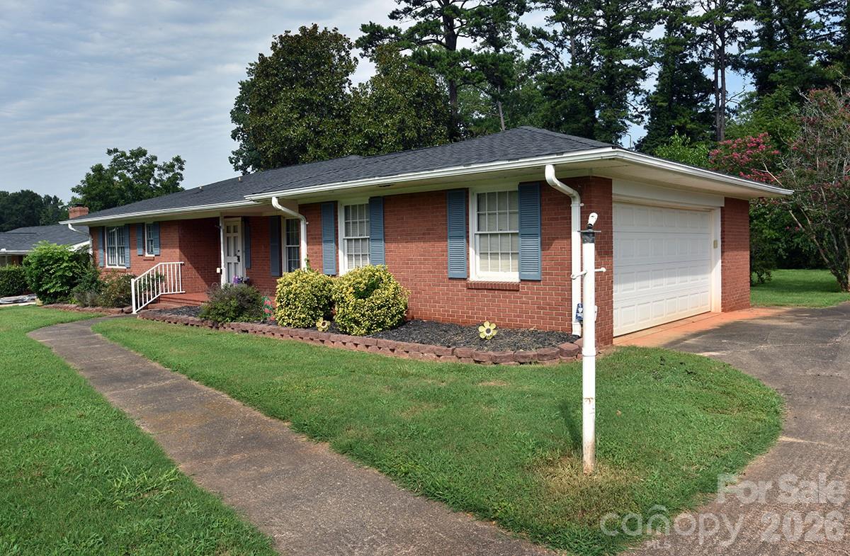 1036 S Rowan Circle