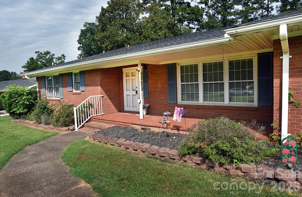 1036 S Rowan Circle