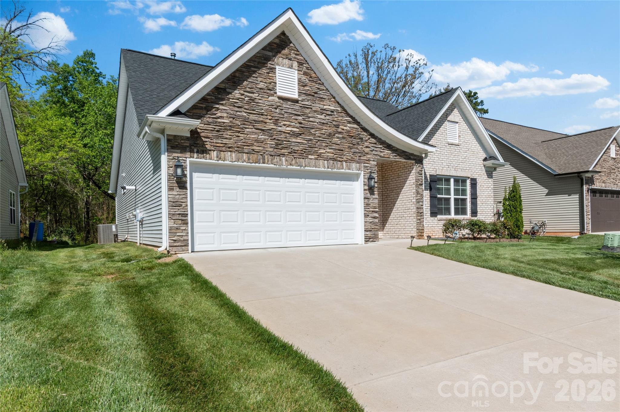 1057 Woodview Ridge Trail