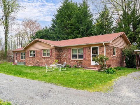 527 Glasgow Lane Hendersonville NC 28739