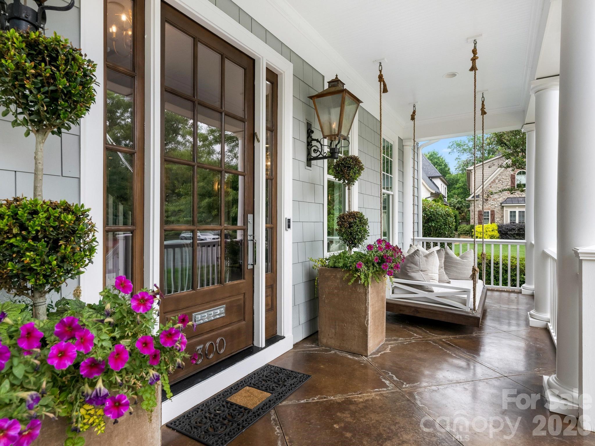 300 Plantation Place