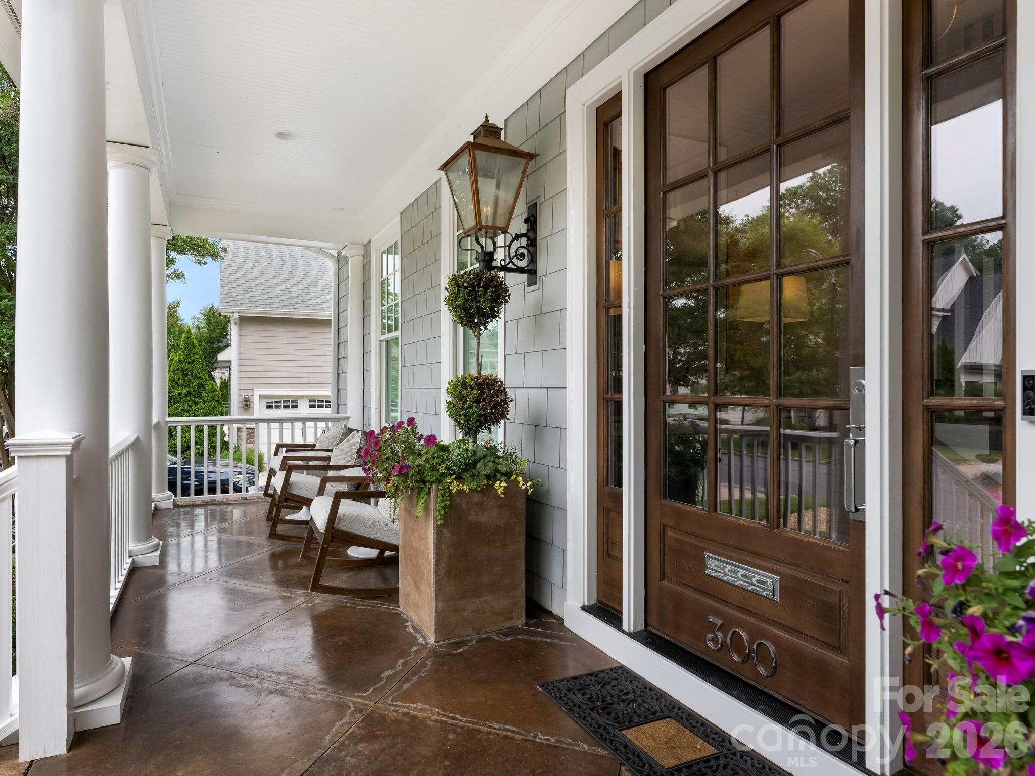 300 Plantation Place
