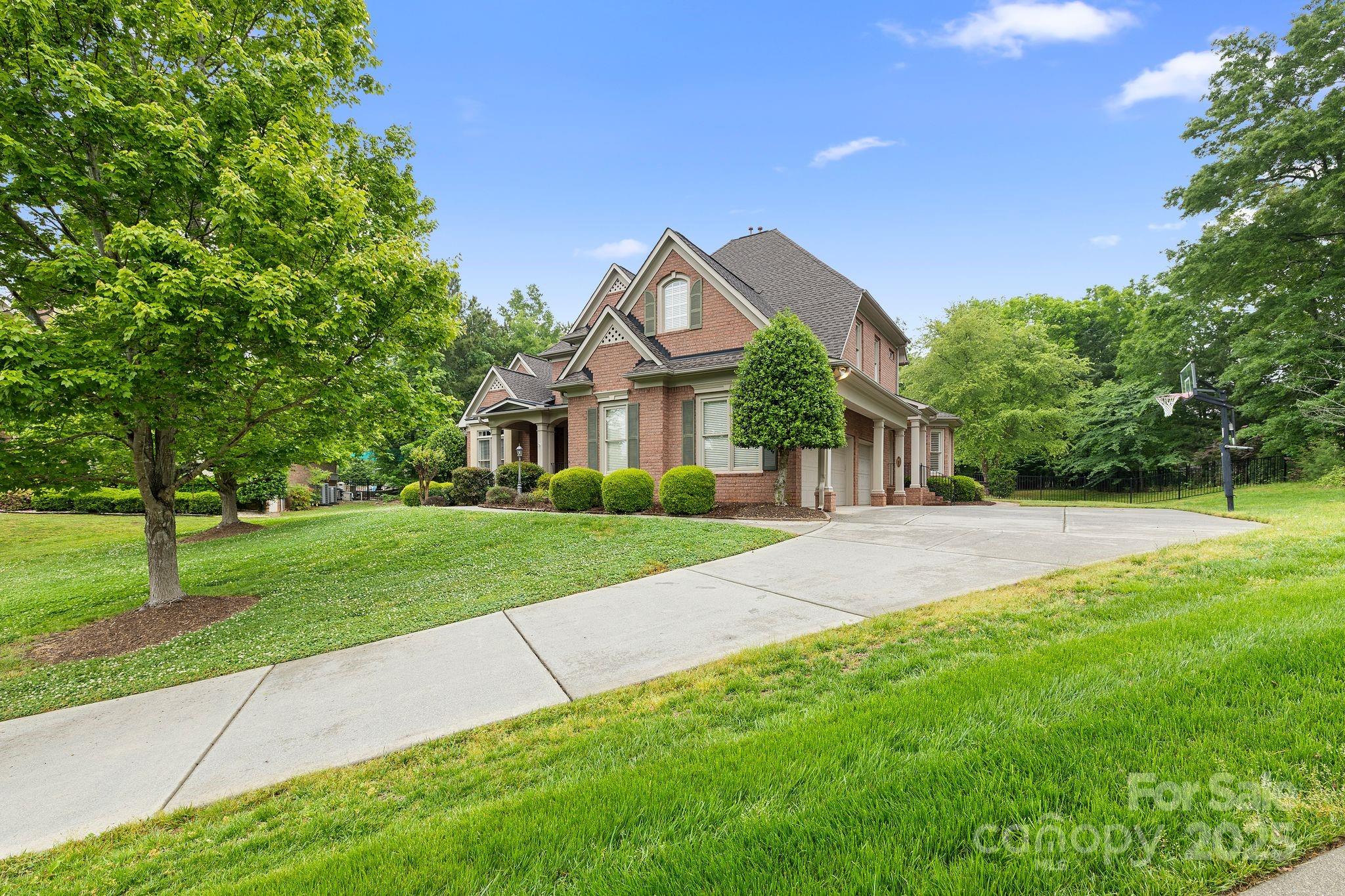 7600 Brookmont Lane
