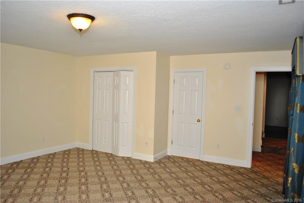 Huntington Chase - Residential