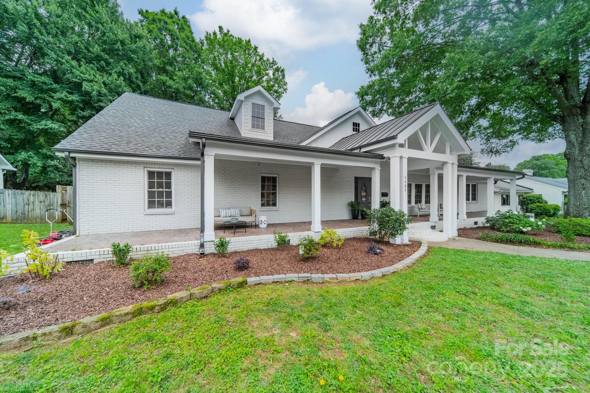 1121 S Wendover Road