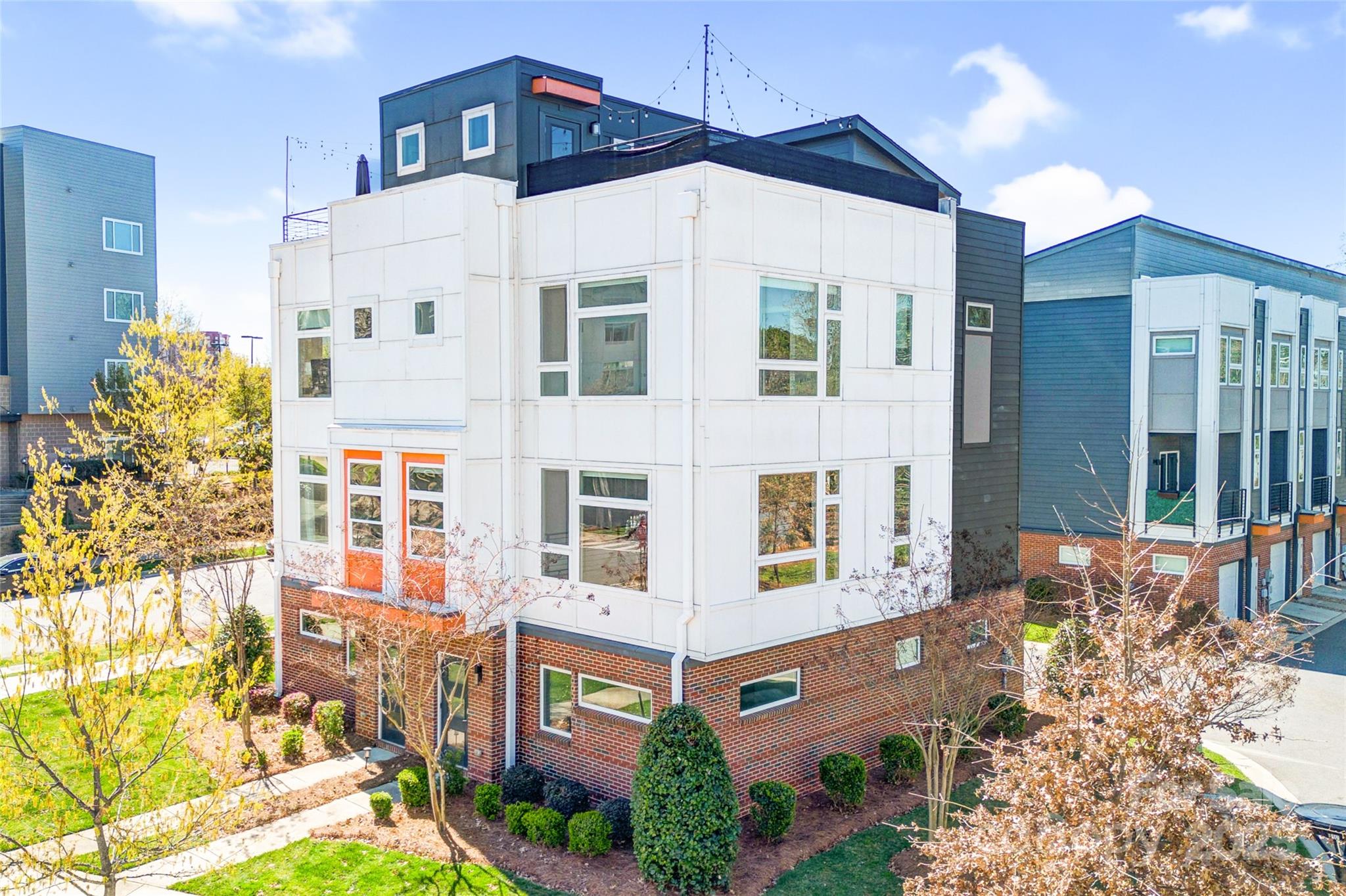 111 W Poindexter Drive