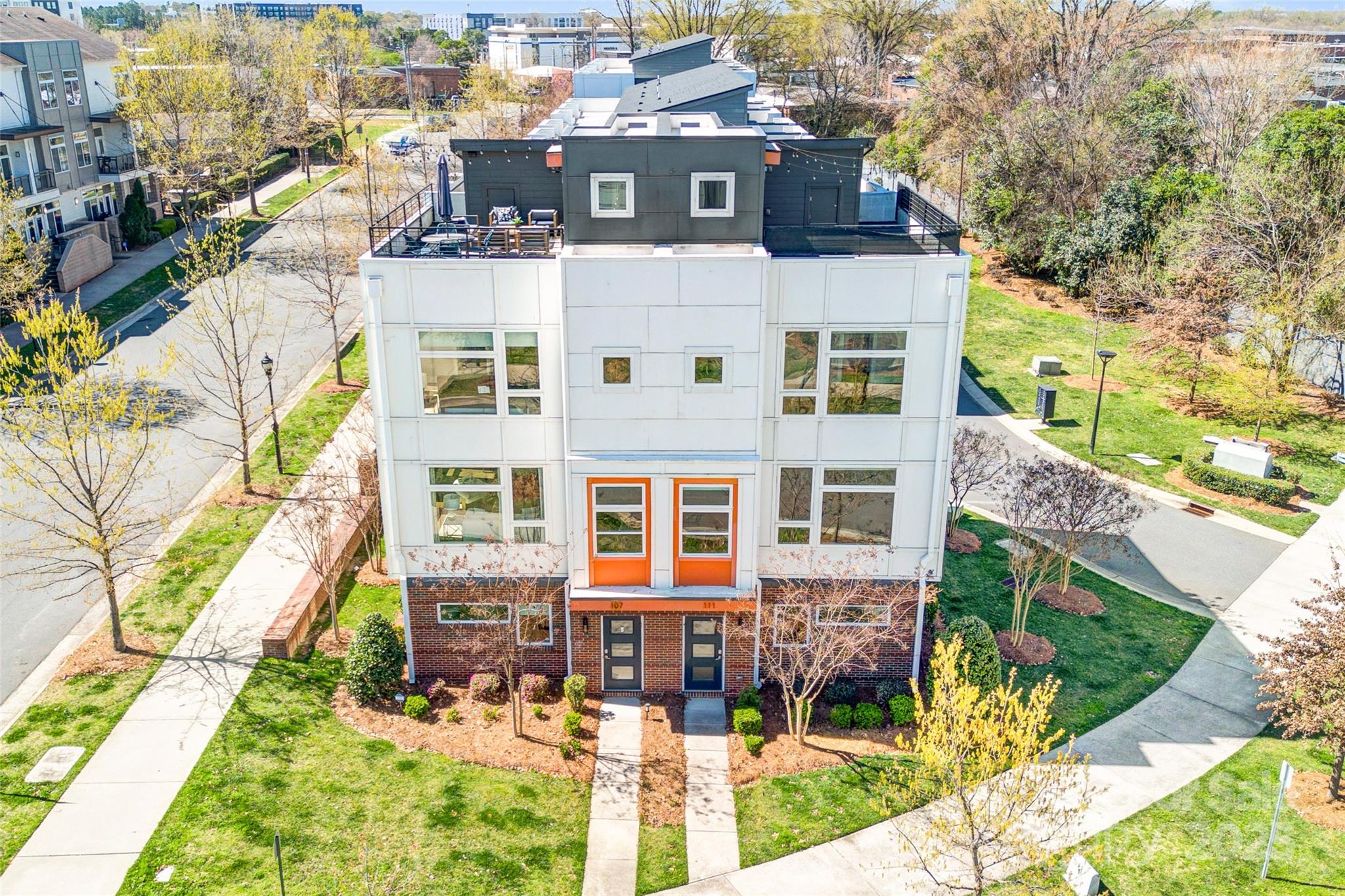 111 W Poindexter Drive