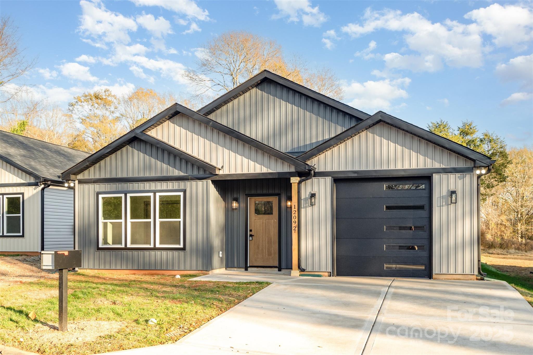 1209-2 Patterson Street