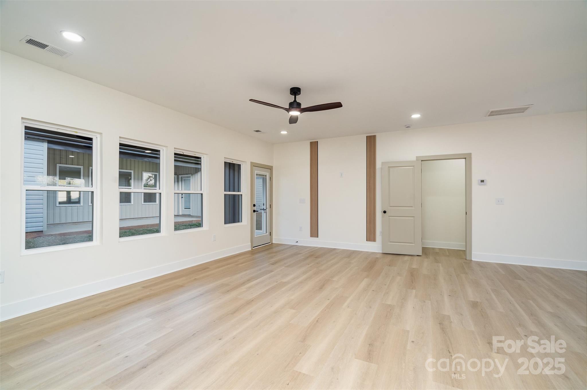 1209-2 Patterson Street