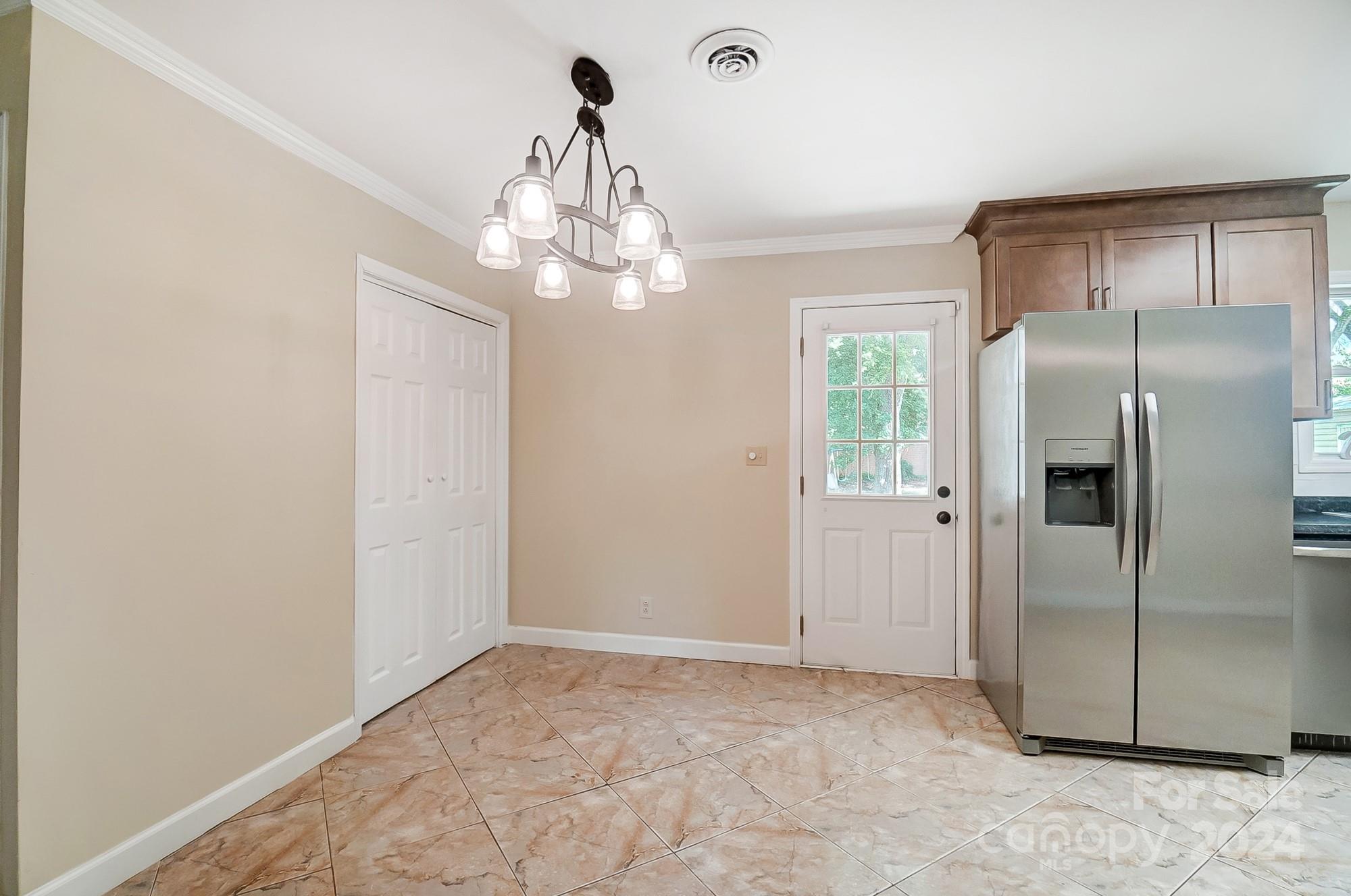 Dutchman Heights - Residential