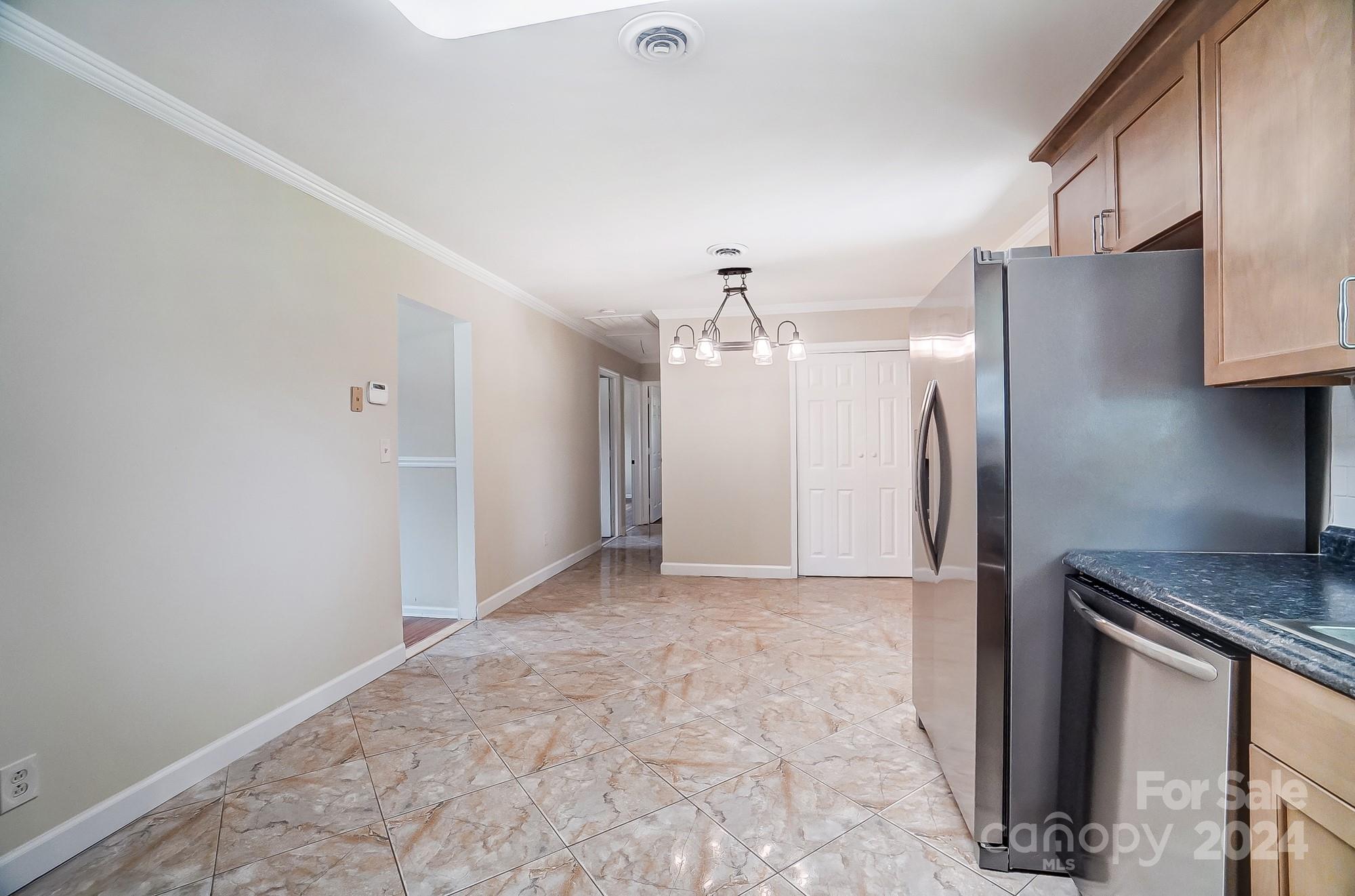 Dutchman Heights - Residential