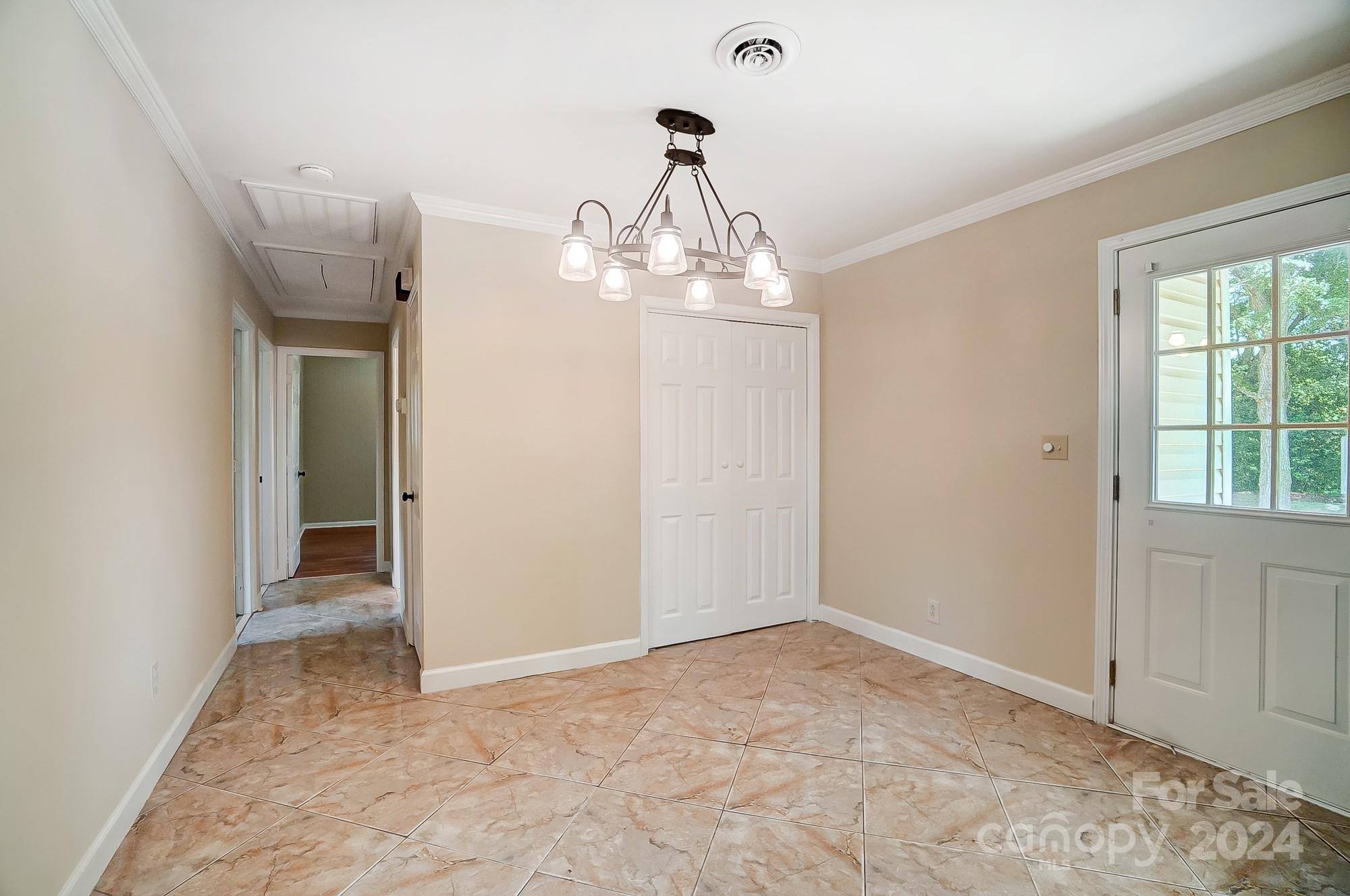 Dutchman Heights - Residential