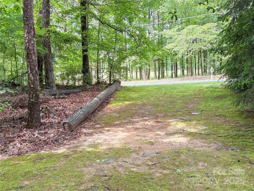 Across from the golf course is this building lot in the Statesville Country Club/Shannon Acres, great location, Come build your custom home in this sought after neighborhood. Close to shopping, interstates and more! 625 St. Andrews Road is beside this property and in MLS.