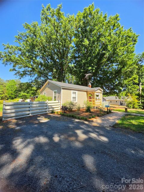 222 Carrie Drive Oakboro NC 28129