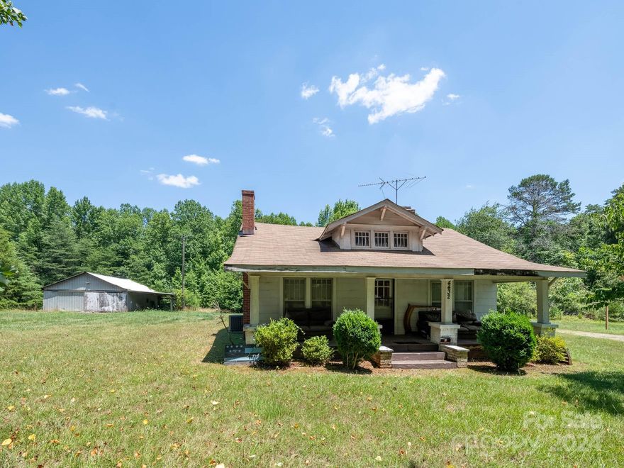 Excellent opportunity to own near 1 acre lot!  Quaint 2 bedrooms and 1 bathroom home offers endless opportunities for residents or investors.  Priced to sell 'as is'.