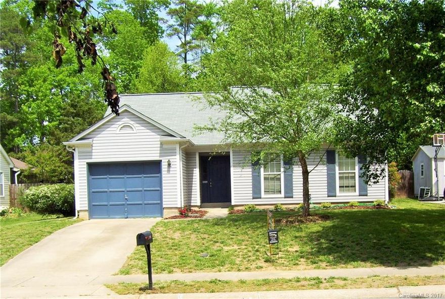 Adorable and all on one level! Private back yard with patio, vaulted ceiling in family room, one car garage, HOA is optional in Danby subdivision.