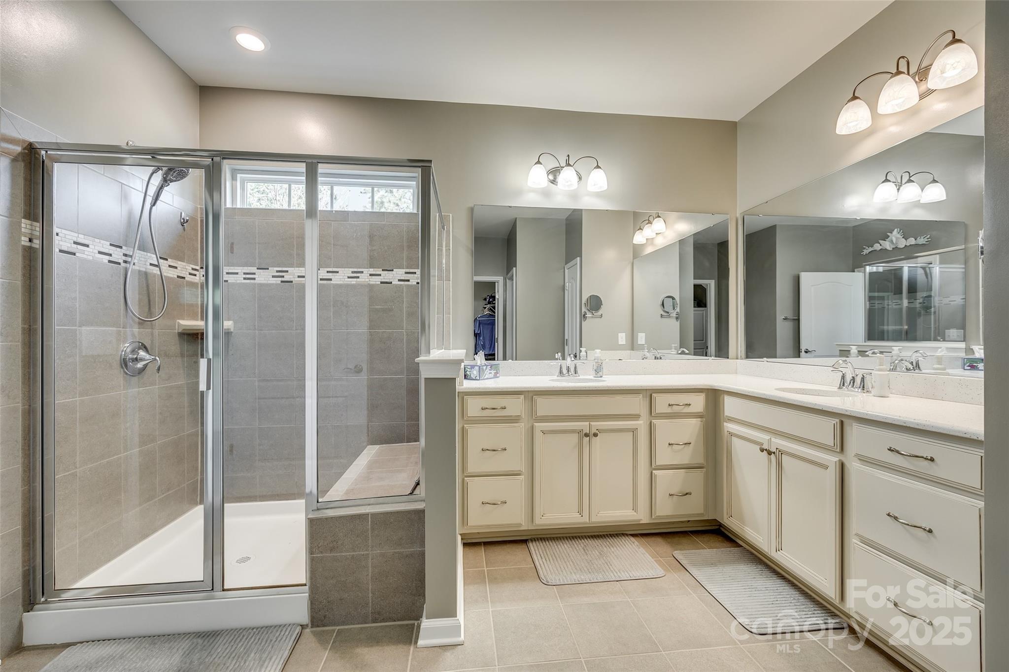 Summerhouse at Paddlers Cove - Residential