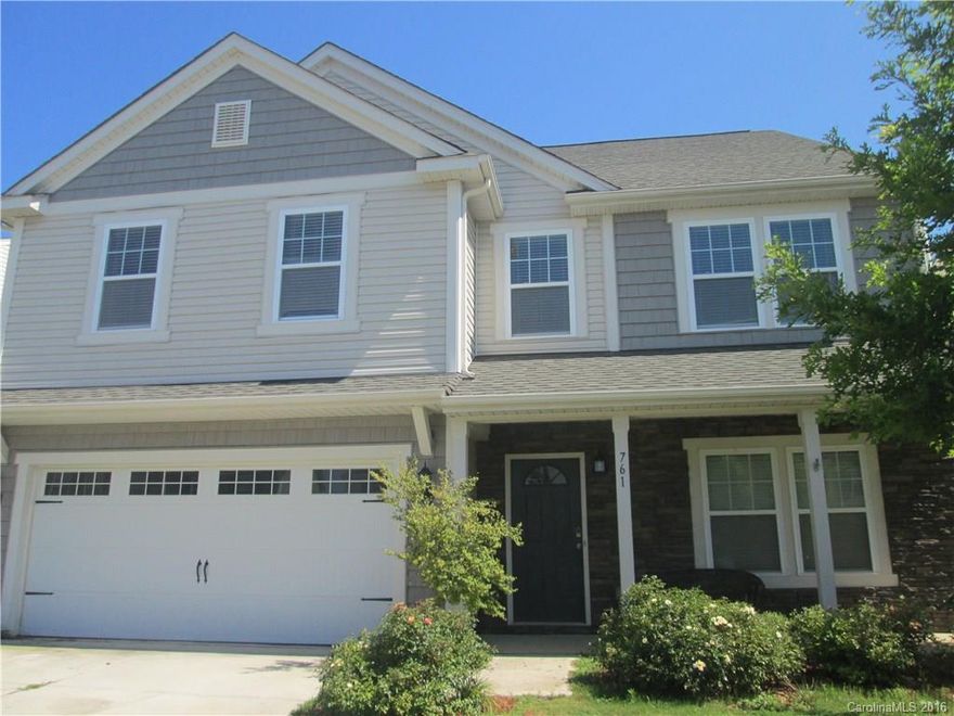 This home is a Beautiful spacious home that has all you need!Three levels of never ending space. Huge eat in kitchen! Large dining/living room combo.  Huge master bedroom on the upper level along with 2 additional bedrooms and 2 full baths. The third level provides 2 additional bedrooms and a full bath. Here's your chance to get creative! 
this property is sold "as is "
