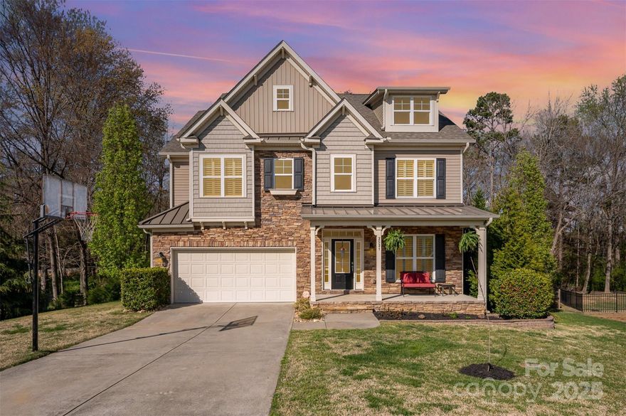 Welcome to this stunning, move-in-ready home! With six spacious bedrooms, this home offers plenty of room for all your needs. Featuring four full baths, it’s perfect for entertaining. The guest suite on the first floor provides added privacy, while the master bedroom upstairs boasts a cozy sitting area — the perfect retreat after a long day.
You’ll appreciate the convenience of a full laundry and mud room located upstairs, making daily chores a breeze. Throughout the home, there is an abundance of beautiful wood floors, while all bathrooms and the mud room are tastefully finished with tile. The chef-inspired kitchen is a true highlight, with granite countertops and sleek stainless steel appliances that will inspire your culinary creativity. Don’t miss the opportunity to own this gorgeous new home — schedule your tour today and experience all it has to offer!