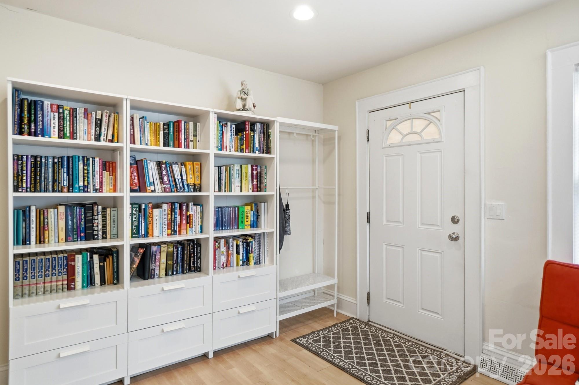 406 N Thompson Street