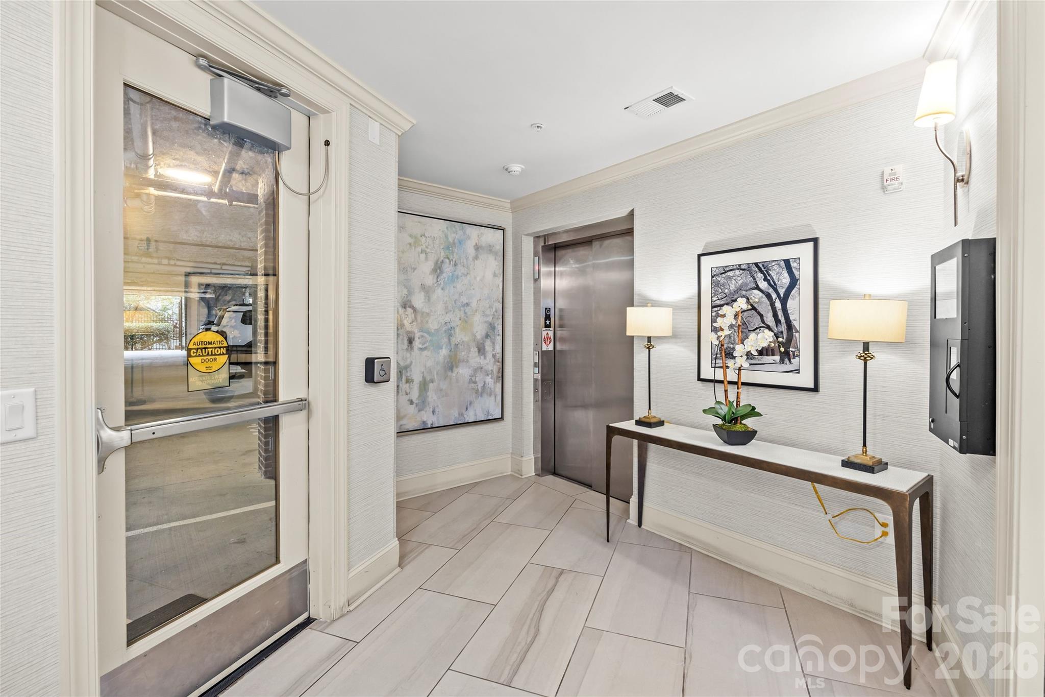 2312 Selwyn Avenue 501