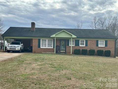 1406 Meandering Lane Lincolnton NC 28092