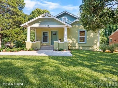 Photo of 411 4th Street SE, Hickory, NC 28602 (MLS # 4432588)