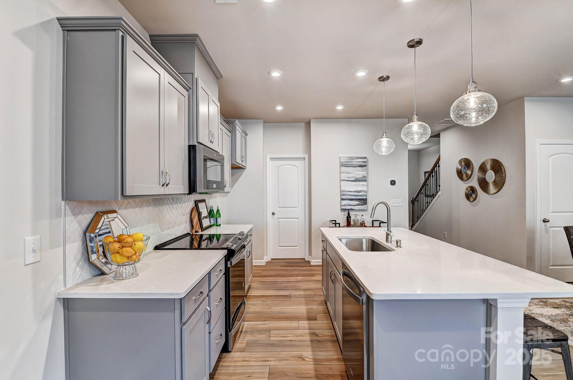 9216 Pagoda Oak Drive