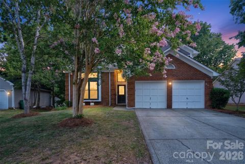 Photo of 6815 Oldecastle Court, Charlotte, NC 28277 (MLS # 4403085)