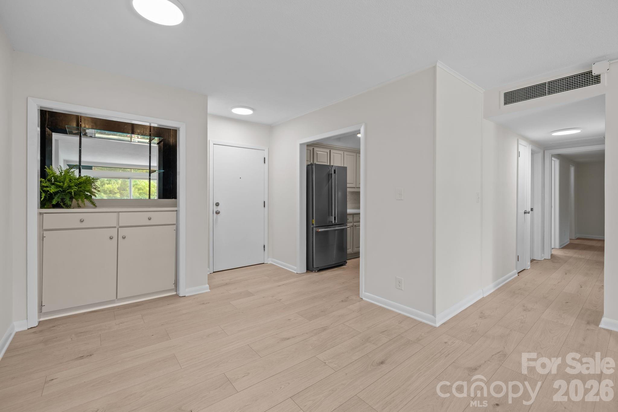 2503 Roswell Avenue 207