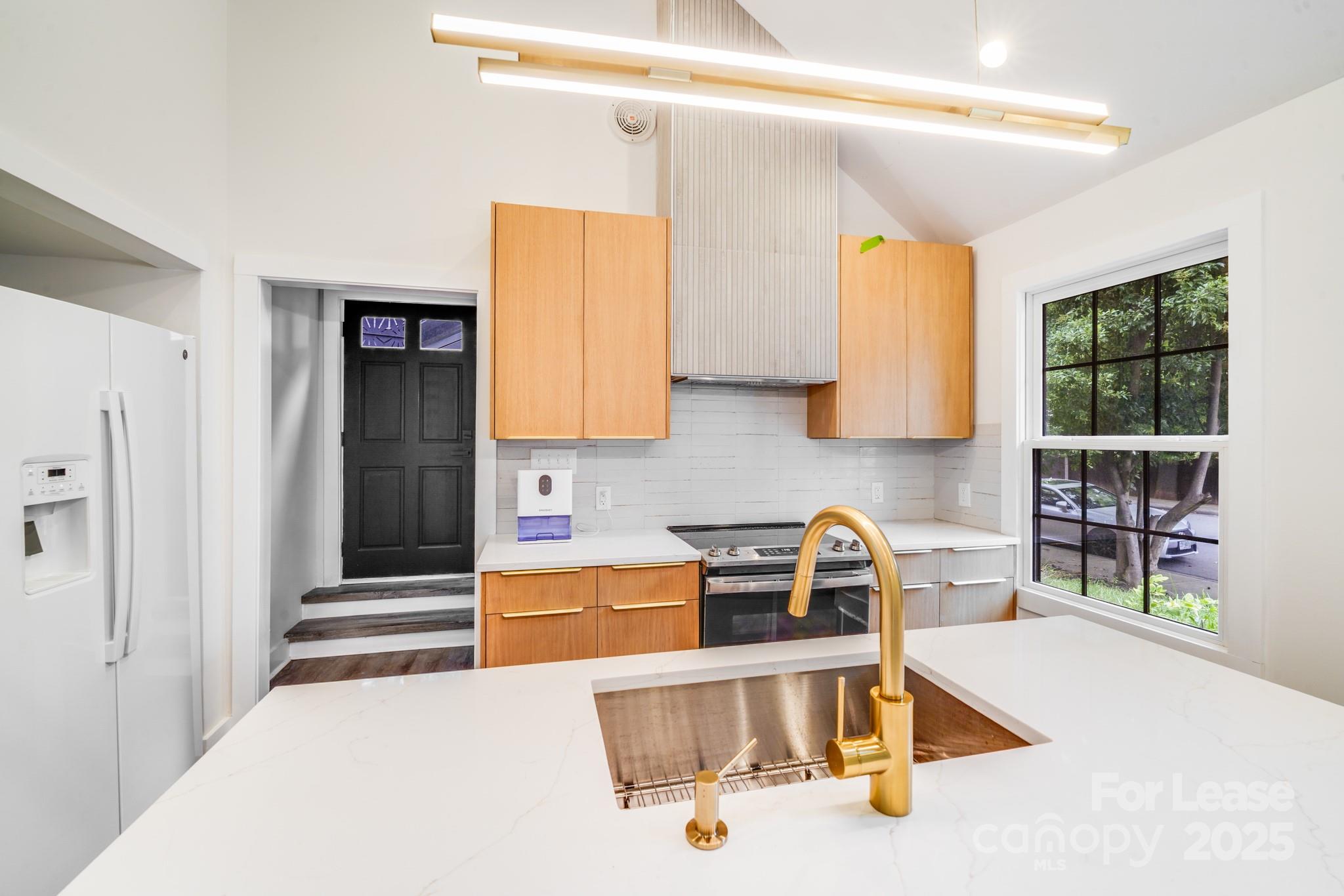 465 W Worthington Avenue