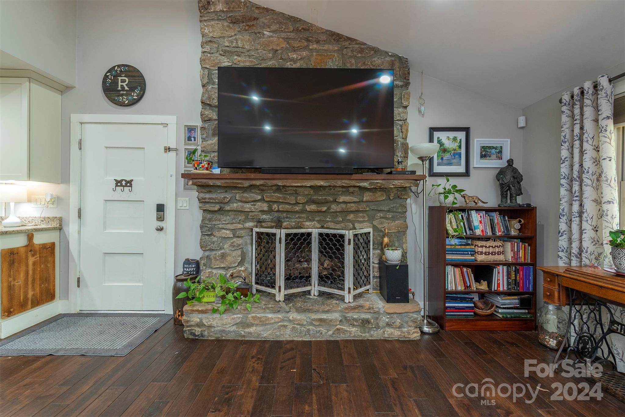 Laurel Ridge - Residential