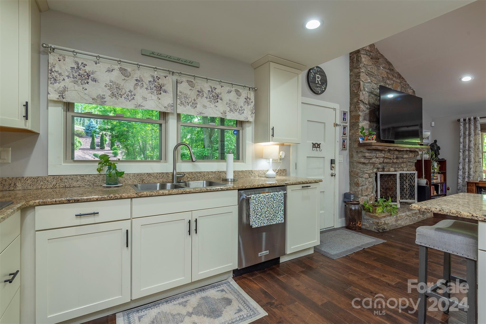 Laurel Ridge - Residential