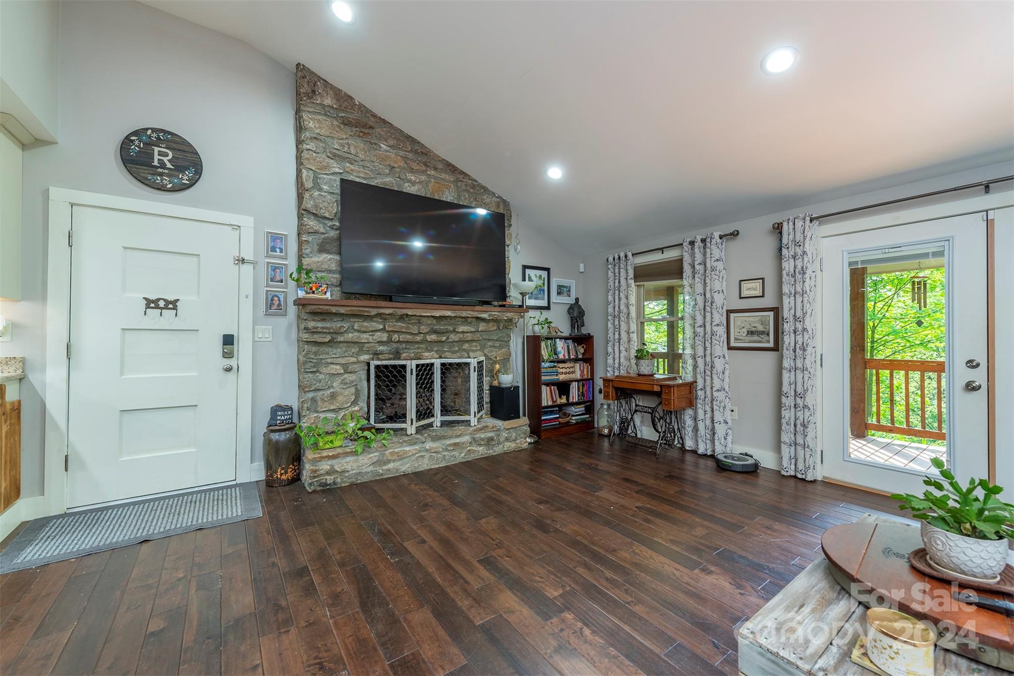 Laurel Ridge - Residential