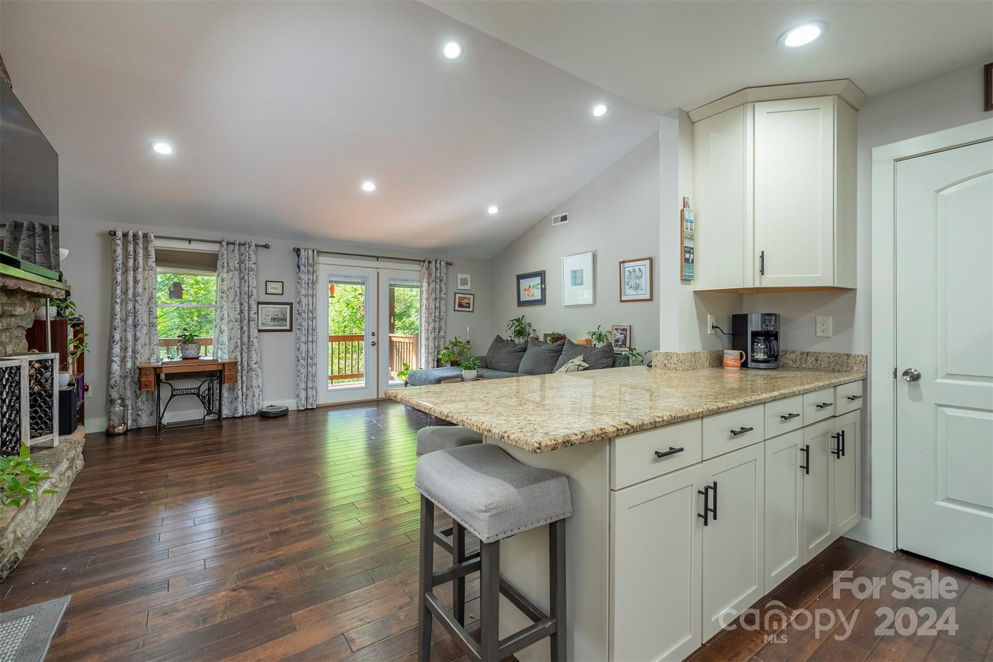 Laurel Ridge - Residential