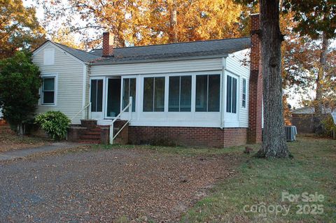 Photo of 308 E Park Avenue, Albemarle, NC 28001 (MLS # 4320172)