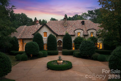 Photo of 4231 Fox Brook Lane, Charlotte, NC 28211 (MLS # 4408283)