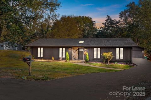 Photo of 7204 Killingdeer Lane, Charlotte, NC 28226 (MLS # 4308856)