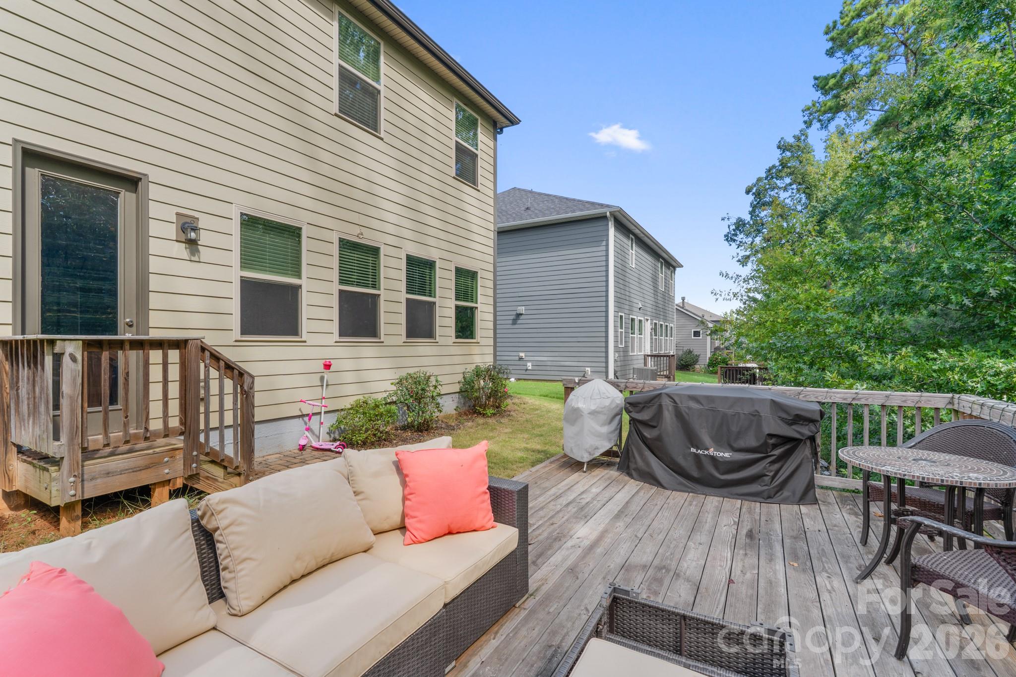 Lake Crest - Residential