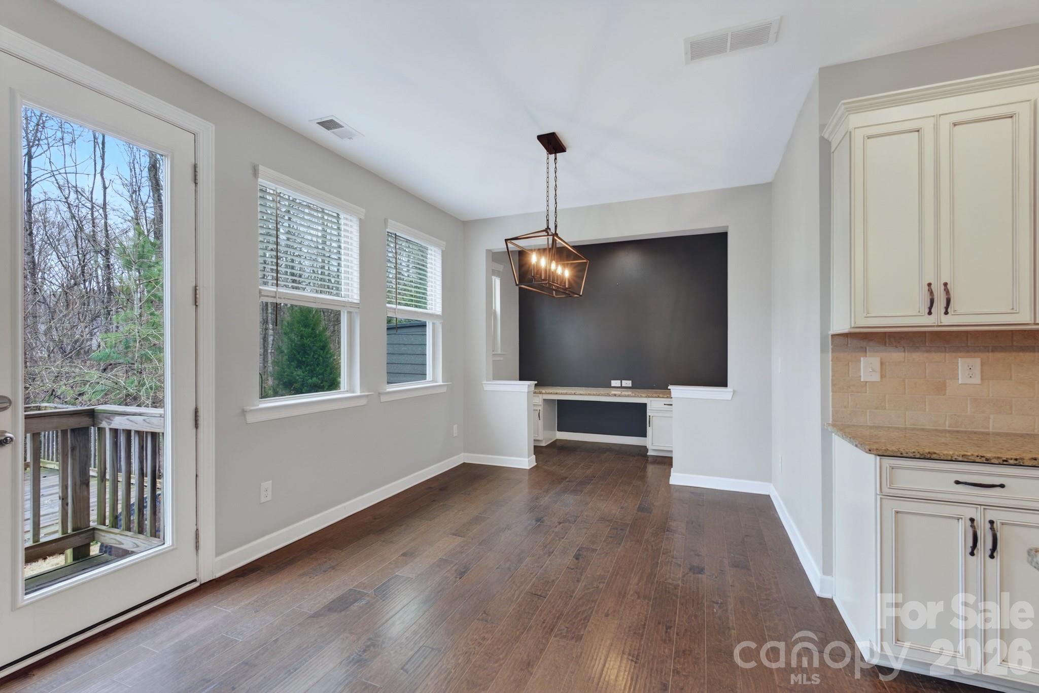 Lake Crest - Residential