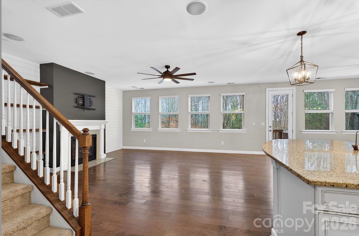 Lake Crest - Residential