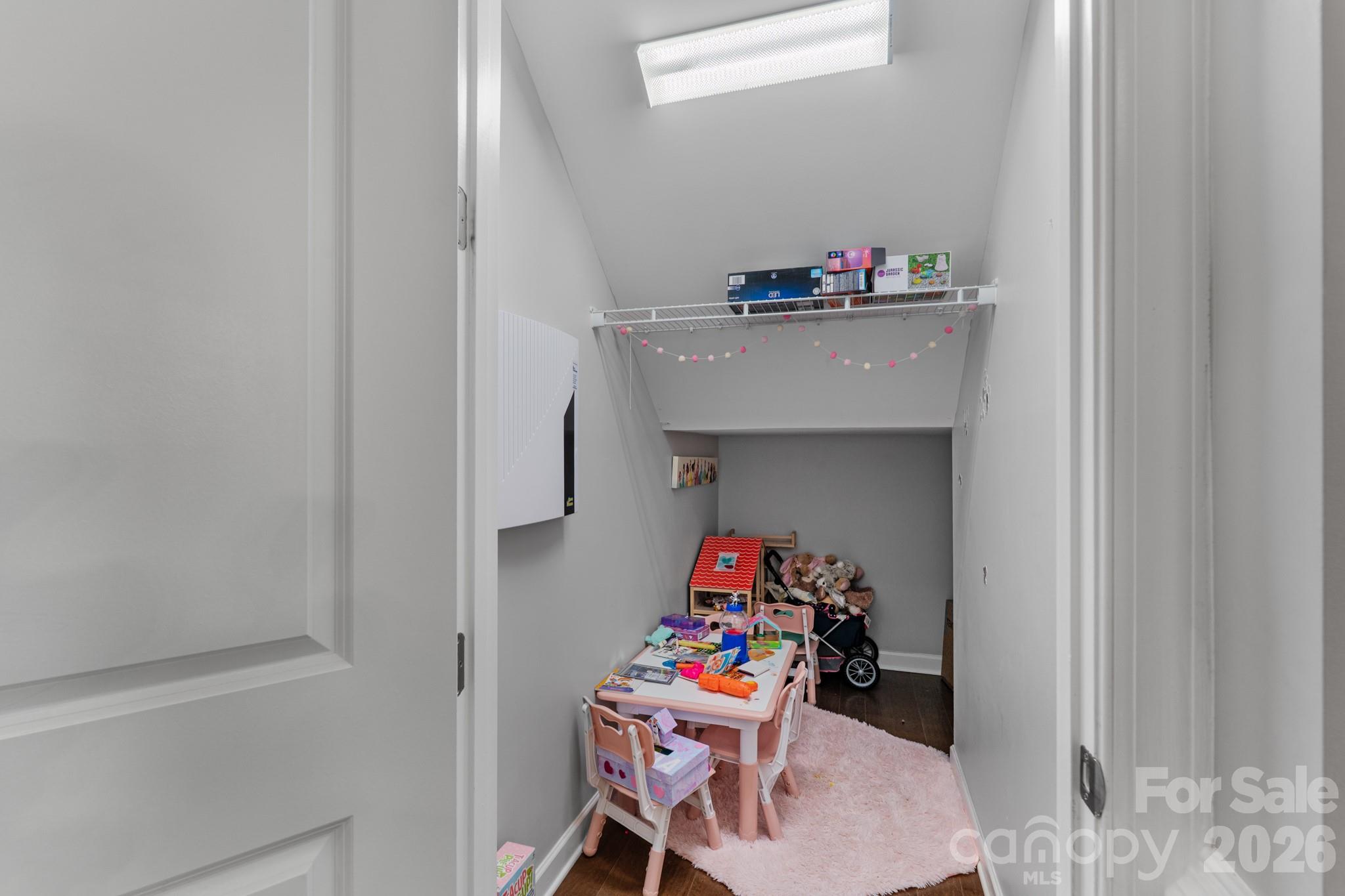 Lake Crest - Residential