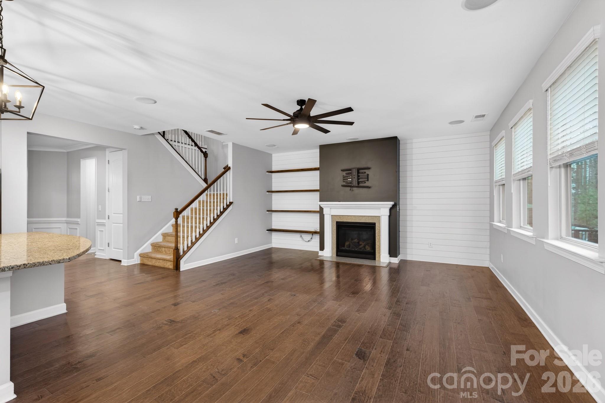 Lake Crest - Residential