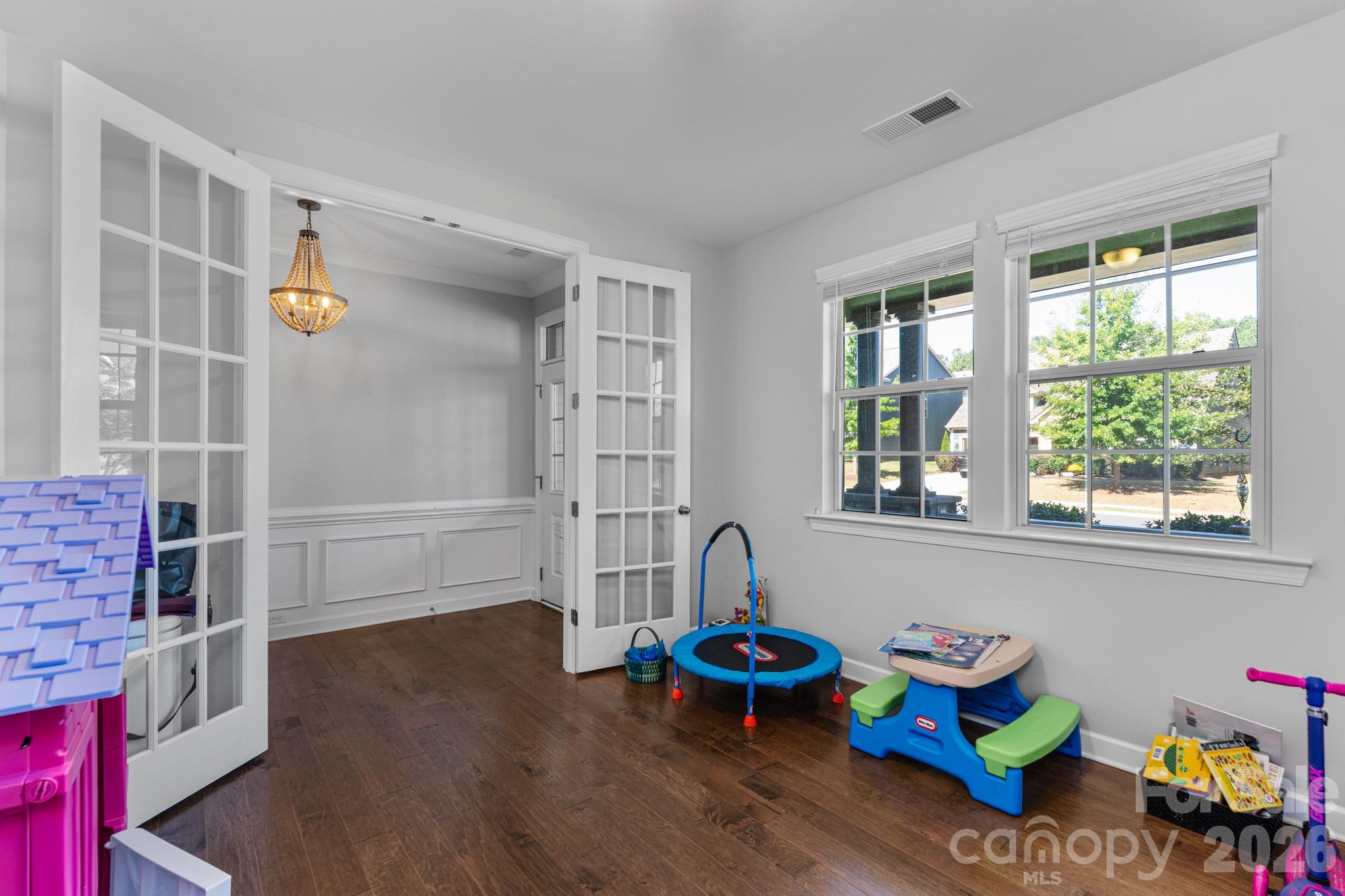 Lake Crest - Residential