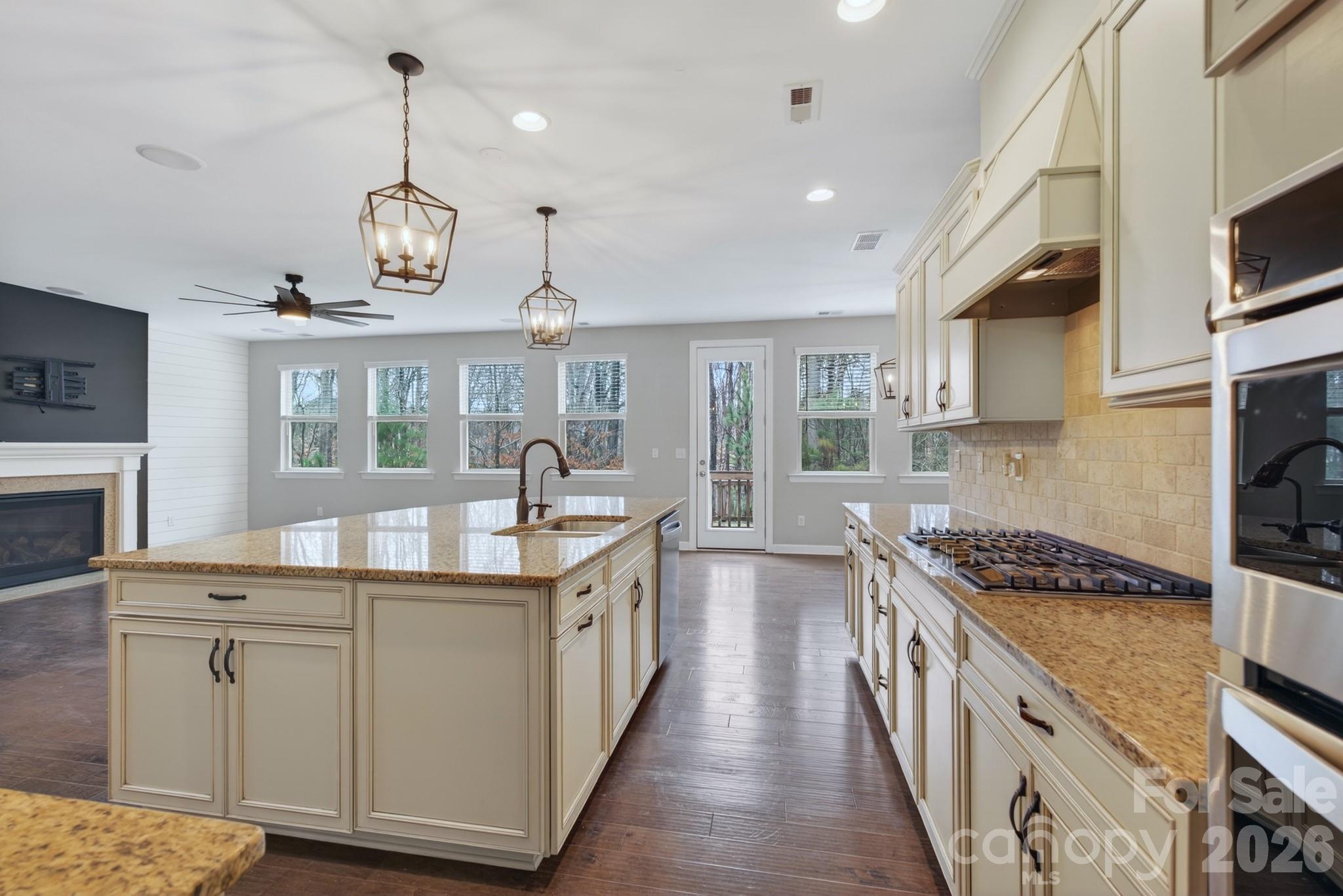 Lake Crest - Residential