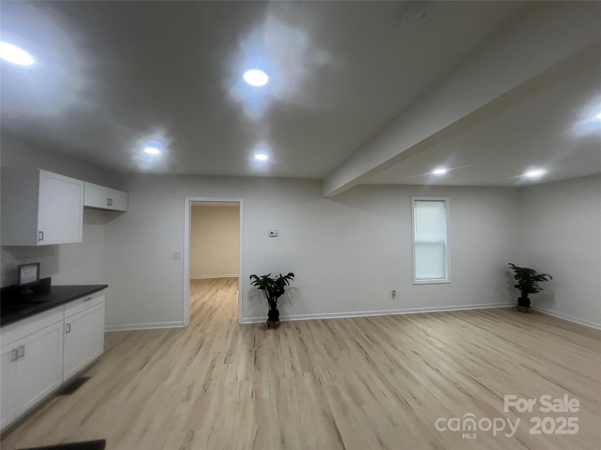 39 E White Street