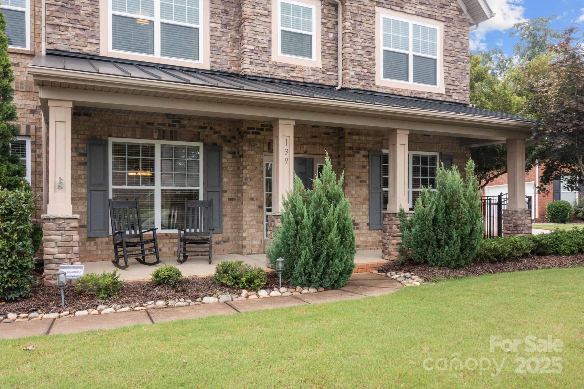 139 Gleniris Trail