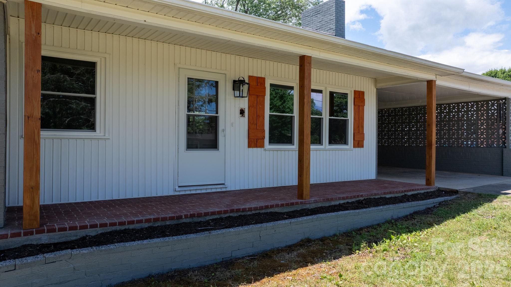 1102 Afton Drive