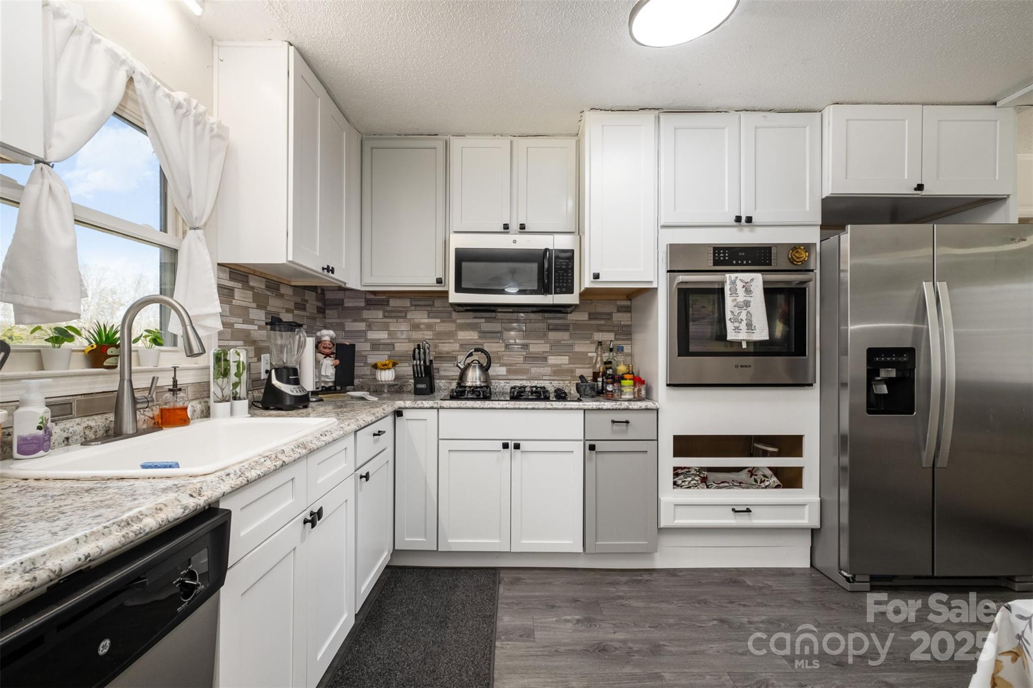 1241 Red River Road